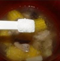 玉米排骨湯的做法圖解6