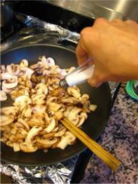 雞肉蘑菇義麵的做法圖解6