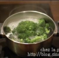 法式蒜香西蘭花奶油湯的做法圖解3