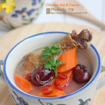 臘雞腿胡蘿卜紅棗枸杞湯的做法