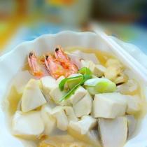 芋頭豆腐鮮蝦湯的做法