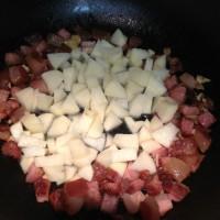 土豆青豆香菇臘肉燜飯的做法圖解5