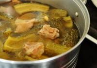 涼瓜黃豆豬骨湯的做法圖解9