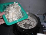 菌菇類雞肉湯的做法圖解4
