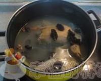 木耳鴿子湯的做法圖解4