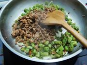欖菜肉末炒四季豆的做法圖解6