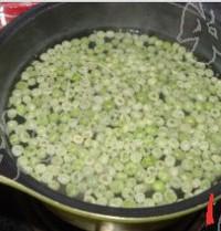 豌豆粥的做法圖解1