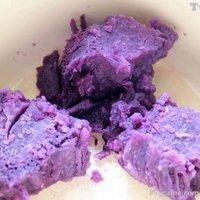 紫薯蔥油麵的做法圖解1