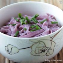 紫薯蔥油麵的做法