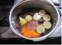 粟米牛蹍湯的做法圖解2