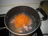 胡蘿卜芽菜湯的做法圖解5