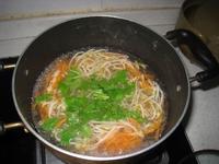 胡蘿卜芽菜湯的做法圖解7
