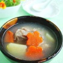 胡蘿卜土豆骨頭湯的做法