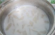牛奶雪梨白果湯的做法圖解5