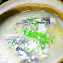 魚頭蘿卜湯的做法