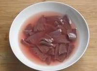 枸杞菜豬肝湯的做法圖解2