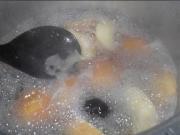 黑木耳蘋果排骨湯的做法圖解4
