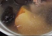 黑木耳蘋果排骨湯的做法圖解6