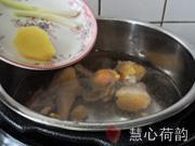 春筍紅棗煲雞湯的做法圖解6