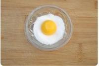 咸蛋黃制作方法的做法圖解2