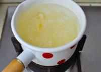 枇杷雪梨銀耳百合甜湯的做法圖解2
