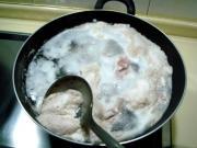 砂鍋排骨海帶湯的做法圖解3