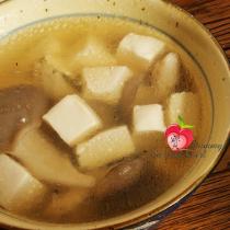 平菇豆腐湯的做法