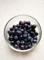 奶香藍莓燕麥粥的做法圖解1