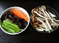 茶樹菇炒三鮮的做法圖解1
