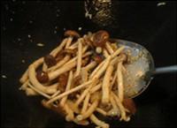 茶樹菇炒三鮮的做法圖解3