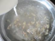 蛤蜊紫菜蛋花湯的做法圖解2