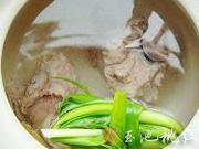 苦瓜薏米骨頭湯的做法圖解5