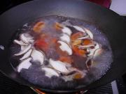 菌菇番茄蛋湯的做法圖解3