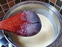 蔓越莓蛋奶冰激凌的做法圖解3
