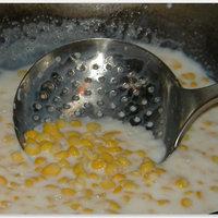 牛奶玉米湯的做法圖解2