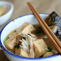 醬燜鯽魚豆腐的做法