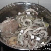 鮮伏芩蛇蠍湯的做法圖解1