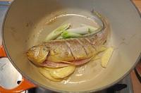 黃魚蛤蜊濃湯的做法圖解2
