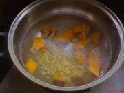 南瓜玉米粥的做法圖解3