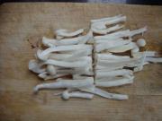 海鮮菇火腿蝦湯的做法圖解2