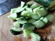 黃瓜炒海鮮菇的做法圖解1