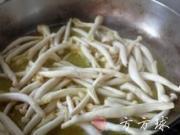 黃瓜炒海鮮菇的做法圖解3