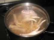 黃豆雞腳湯的做法圖解3