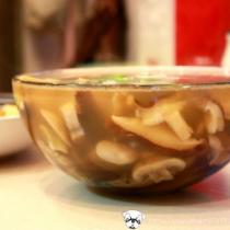 菌菇肉片湯的做法