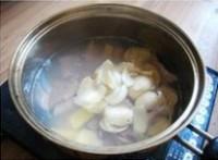 百合豬肝湯的做法圖解3