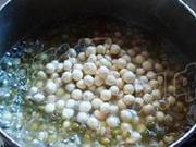 綠豆薏米芡實粥的做法圖解3