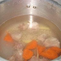 冬瓜薏仁排骨湯的做法圖解1
