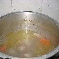 冬瓜薏仁排骨湯的做法圖解2