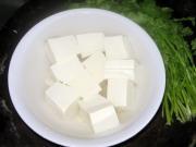 鯽魚芫荽豆腐湯的做法圖解2