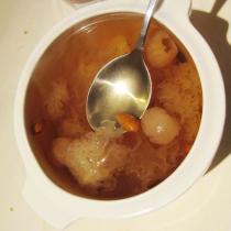 桂圓銀耳蓮子湯的做法